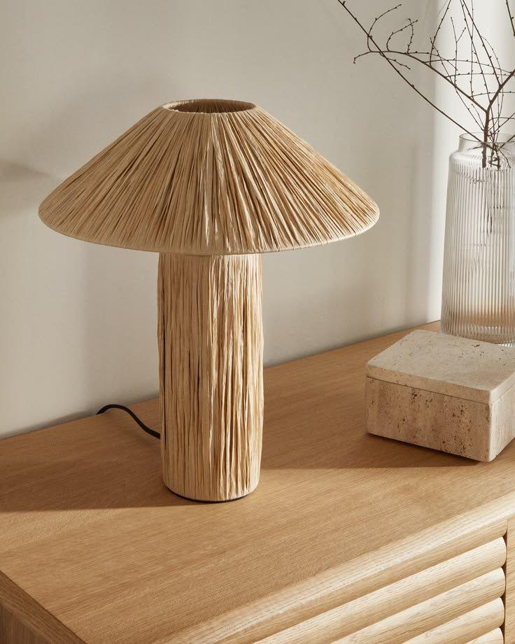 Lampe de table en raphia