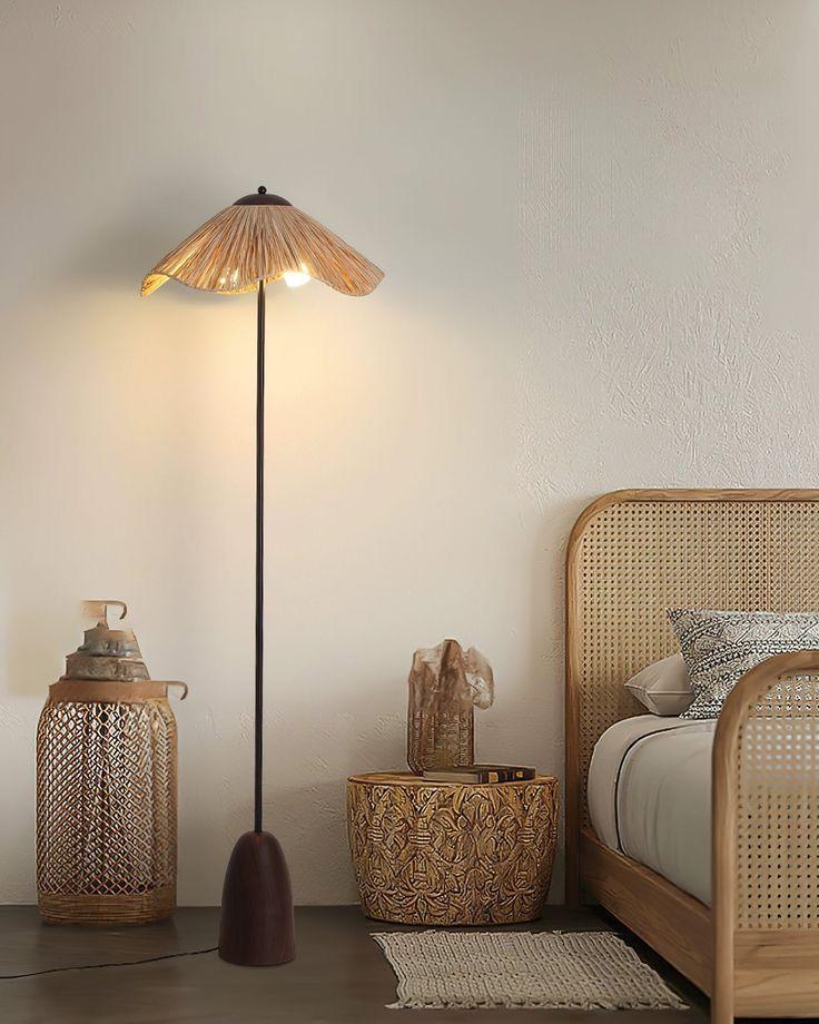 Lampadaire en raphia